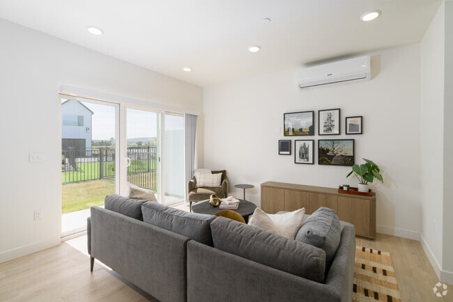 3BR, 2.5BA - 1,426SF - Living Room