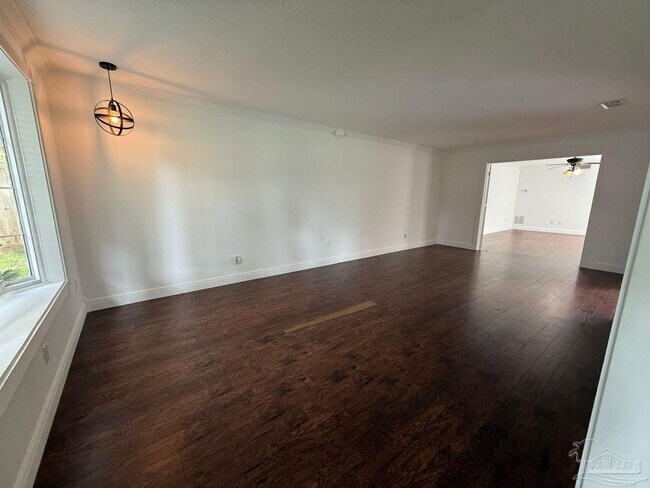 Photo - 905 Poinciana Dr