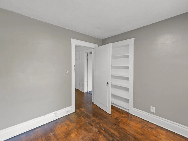 Photo - 1412 Cambridge Rd