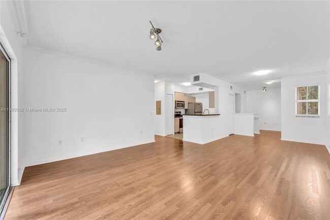 Photo - 2464 Centergate Dr