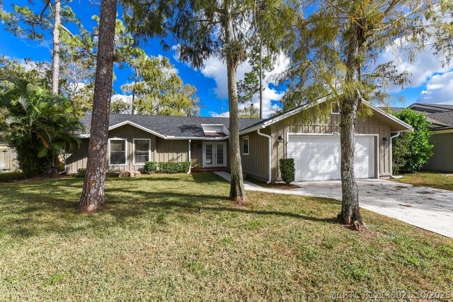 916 Daffodil Dr