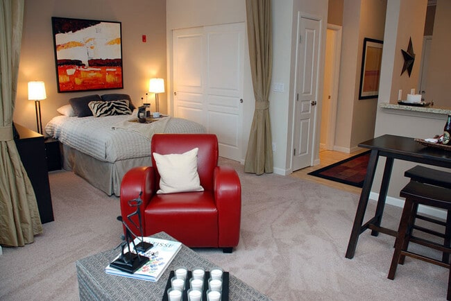 Plano de planta de apartamento tipo estudio en Revo 225 Apartments - Revo 225 Apartments