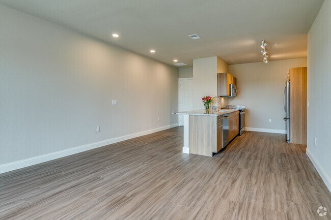 2 BR, 2 BA - 1,298SF