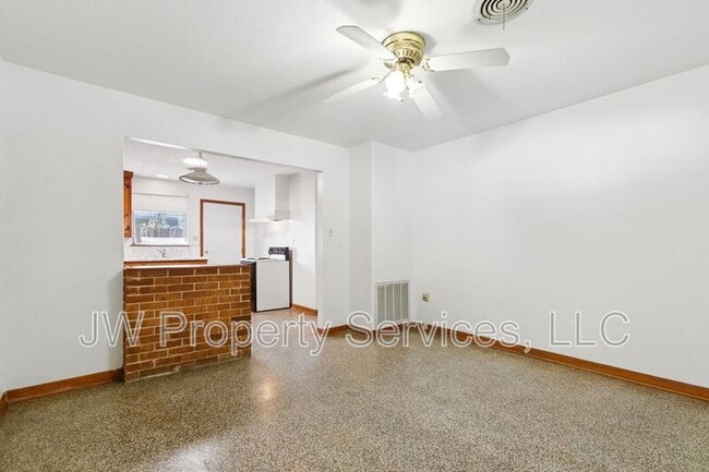 Photo - 124 Lake Ave