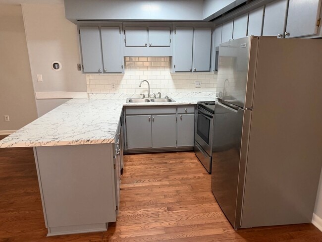 Photo - Relax and Enjoy Lake Royale! Unit D21B