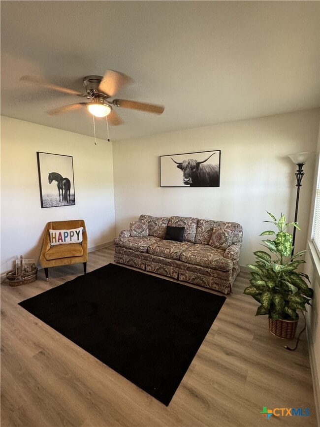 Photo - 2109 W Avenue B