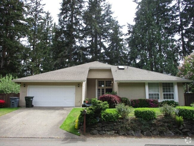 Building Photo - Charming 3-Bedroom Rambler with Spacious B... Rental