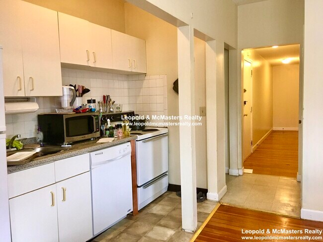 Photo - 1132 Commonwealth Ave