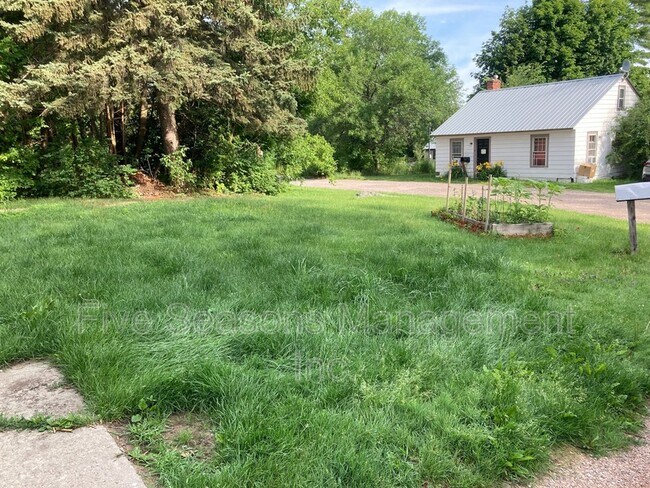 Photo - 370 Riverside Ave