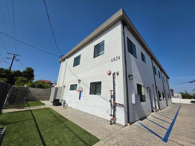 6824 Ben Ave Unit 1