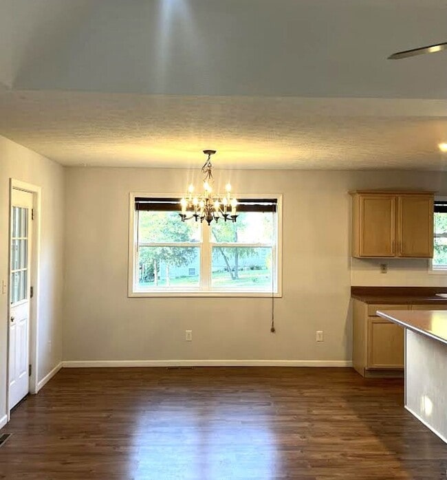 Photo - Spacious 3 bedroom/3 bath home