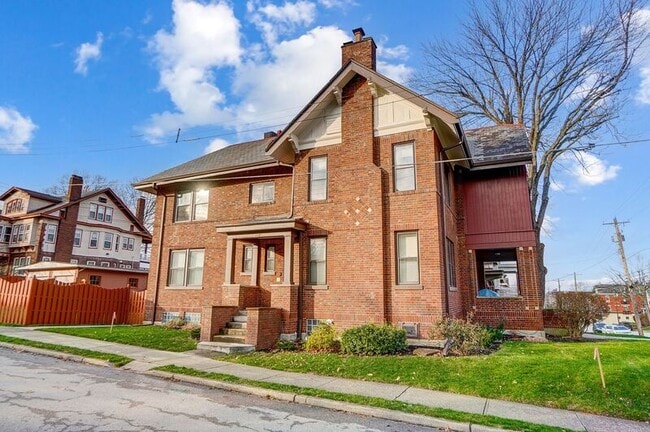 Photo - 2881 Observatory Ave Unit #2