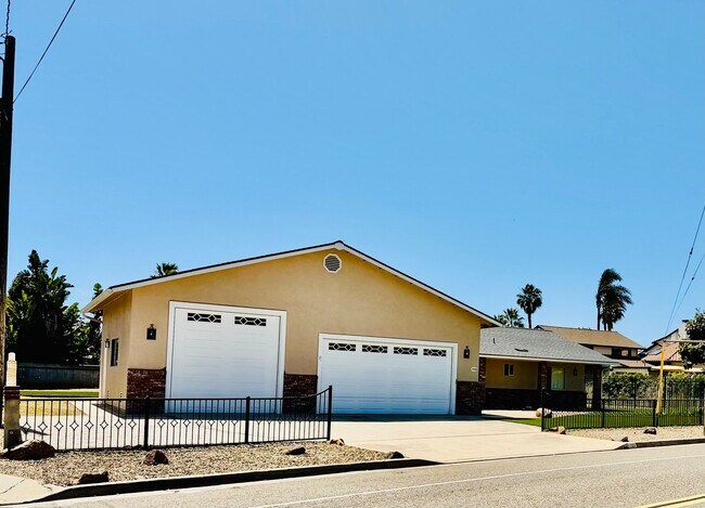 1723 Ivy Rd