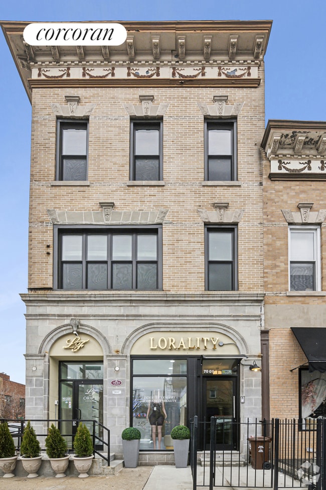 Building Photo - 70-01 Fresh Pond Rd Rental