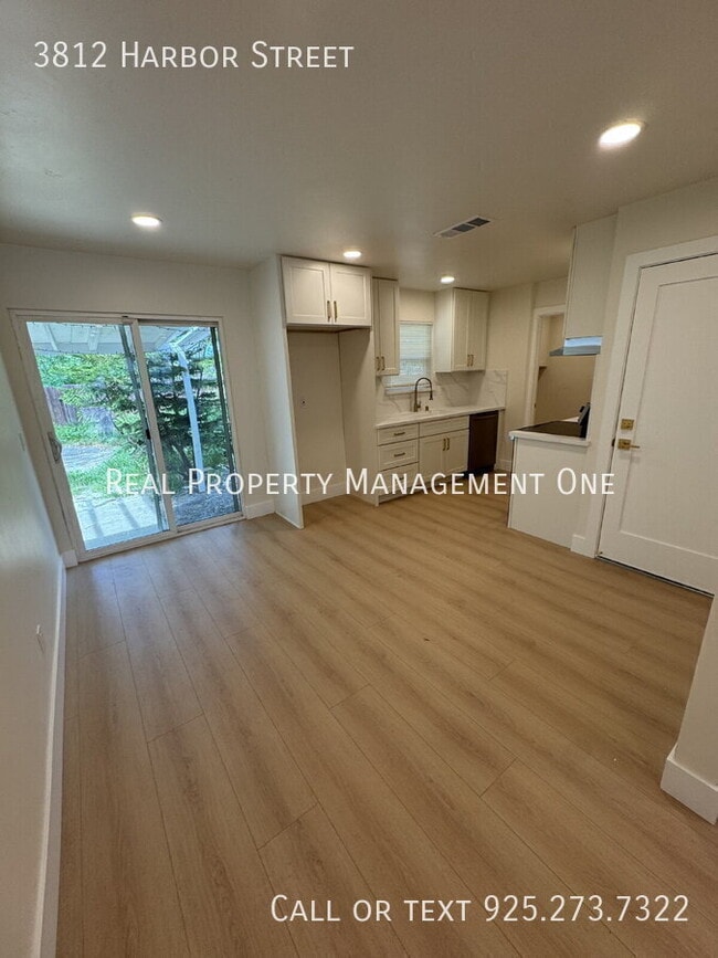 Photo - 3812 Harbor St