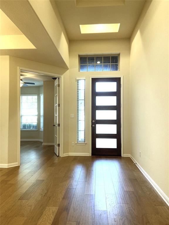 Photo - 2765 Sorano Ave