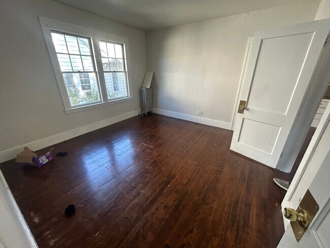 Photo - 929 Pleasant St