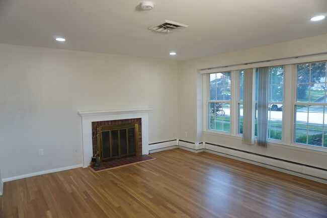 Photo - 239 E Timonium Rd