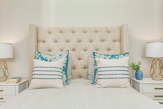 Building Photo - 3400 Louetta Rd Unit 327