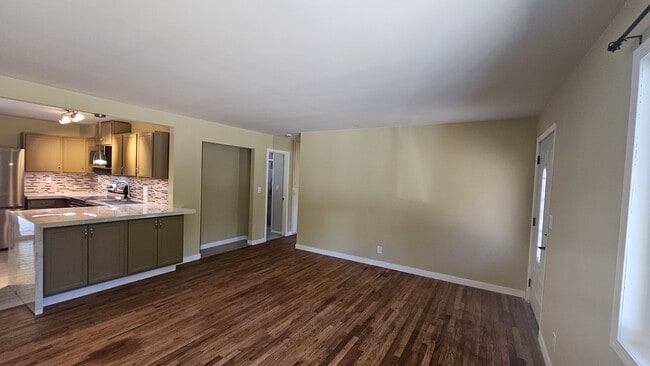 Photo - 1224 Orchard Way