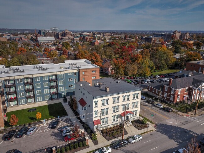 Photo - 130-134 William Howard Taft Road