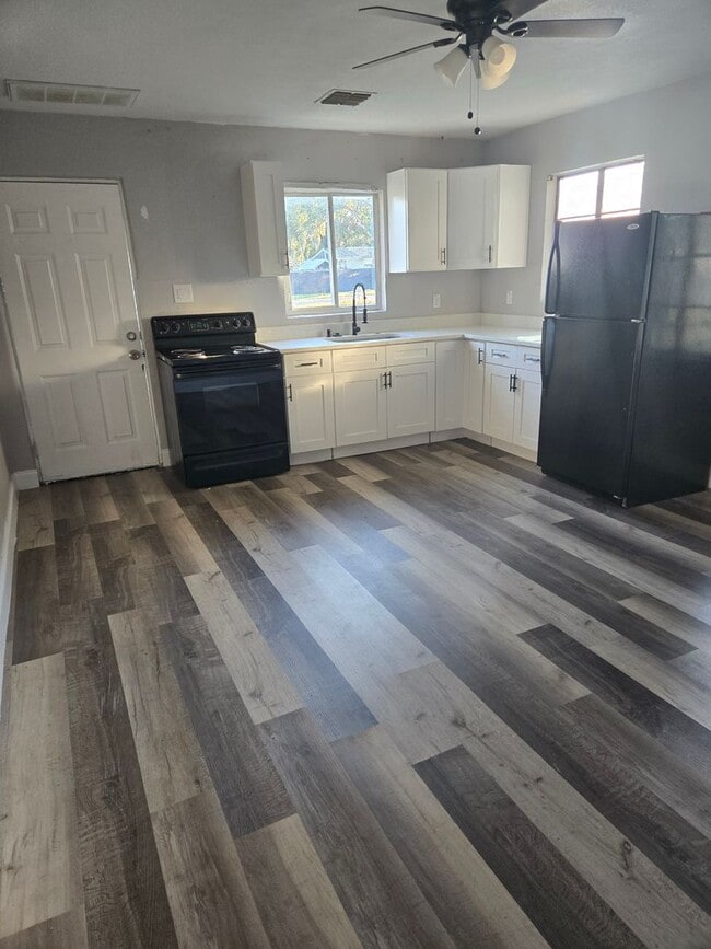 Photo - Charming 1-Bedroom Home for Rent in Zephyr...