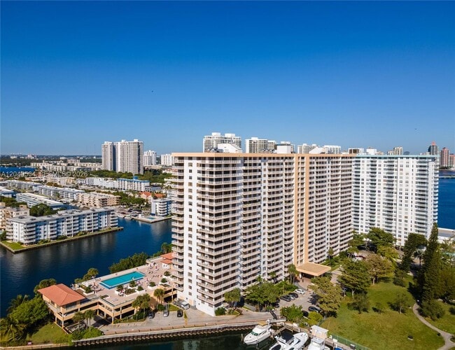 Photo - 290 174th St Unit 318