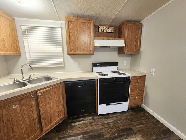 Photo - 3 BR Mobile Home on 4 acres in Belton, SC