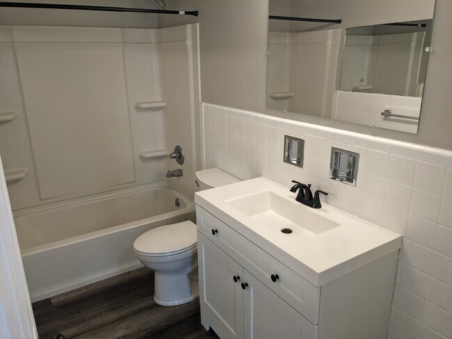 4182 Ruckle Ave Unit 2