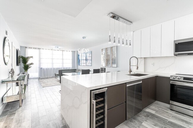 Building Photo - 3725 S Ocean Dr Unit 1203 Rental