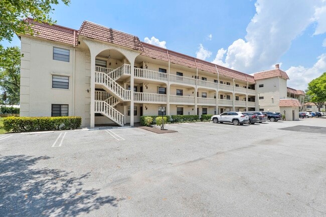 Photo - 126 S Cypress Rd Condo Unit 735