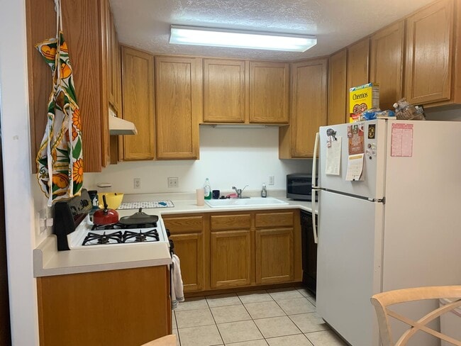 Photo - WHOLE APARTMENT available in Santa Barbara Condos for Fall 2027 Unit Private Room