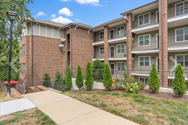 Photo - 2310 Elliott Ave Unit 823