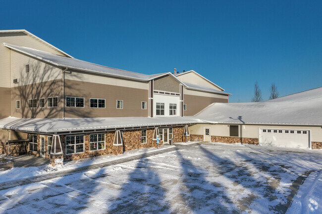 Building Photo - The Estates Senior Living in Moorhead Rental