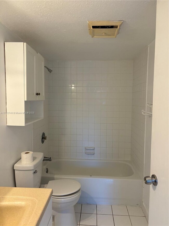 Photo - 4301 NW 19th St Condo Unit 6