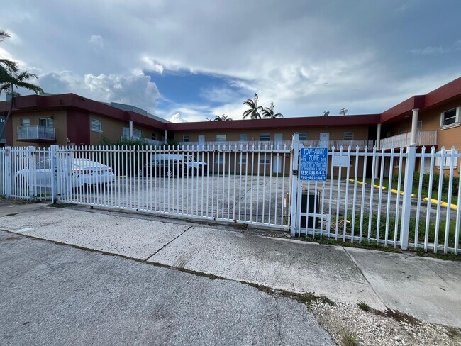 Photo - 1265 W 24th St