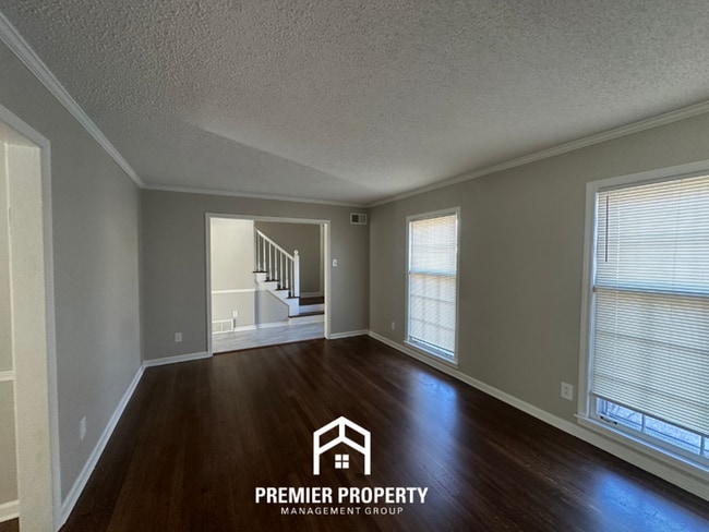 Photo - Newly Renovated 4 Bedroom Home for Rent in Memphis | Hardwood Floors, Fireplace & Fenced Yard