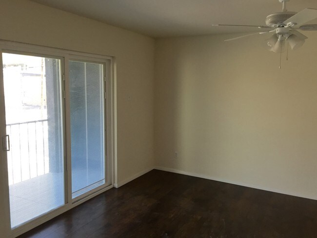 Photo - 2722 Throckmorton