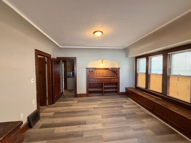 Building Photo - 4120 W Burleigh St Unit 4122