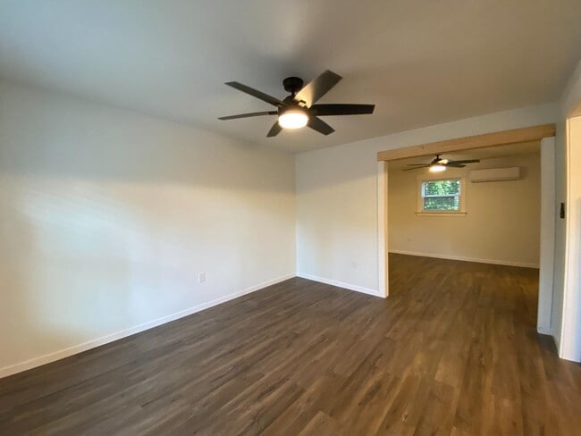 Photo - 1922 Banita St Apartamento