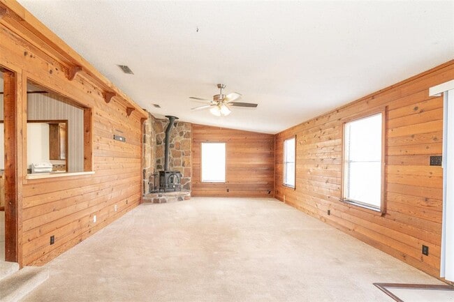 Photo - 105 E Evans St