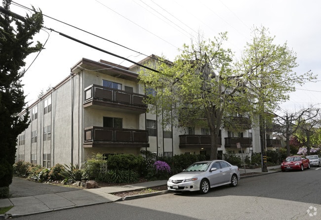612 Mariposa Ave