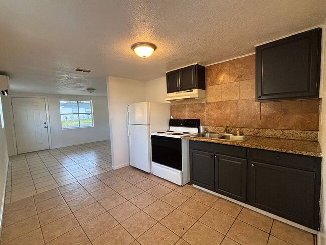 Photo - Elliott St Unit 1