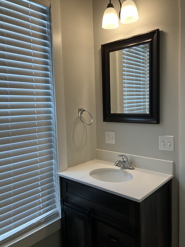 Photo - Now available!  Studio Apartment in the Heart of the Village of Fairport Unidad #1B