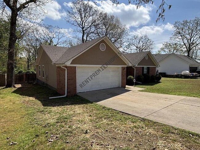 Building Photo - 103 White Wing Way