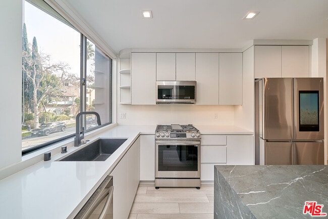 Photo - 145 S Maple Dr Unit 101