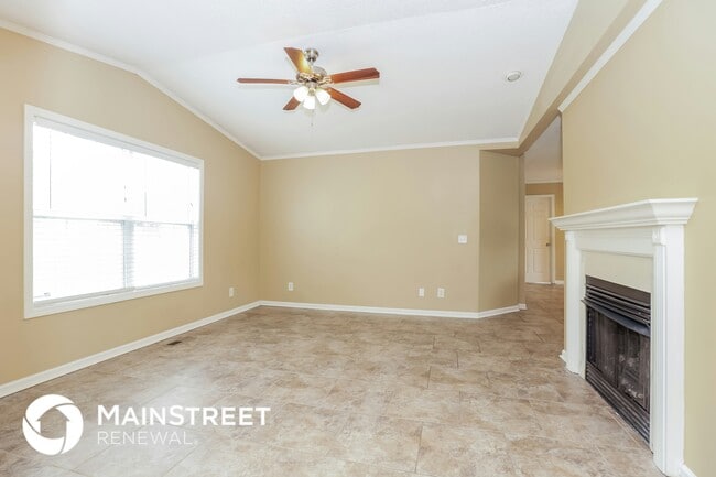 Photo - 701 Comanche Ct