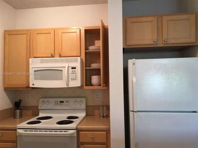 Photo - 6001 SW 70th St Unit 335