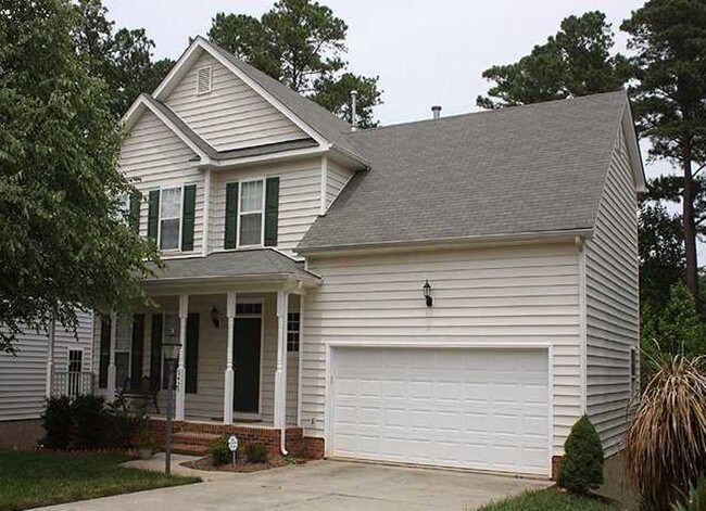 Frente de la casa - 2425 Laurel Falls Ln