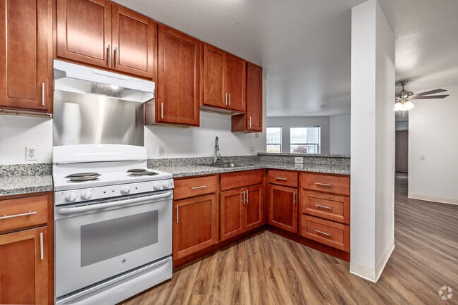 2BR, 1BA - 860SF - Kitchen